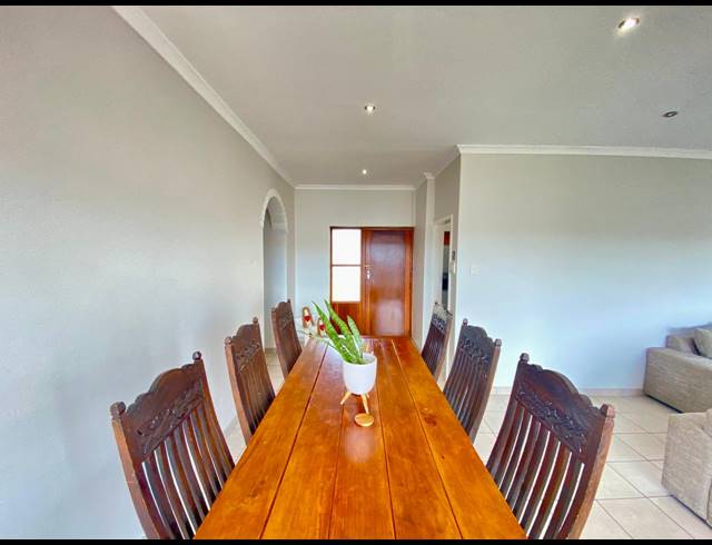 3 BEDROOM HOUSE TO LET IN BAYVIEW